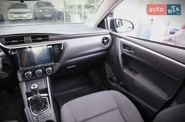 Седан Toyota Corolla 2016 в 