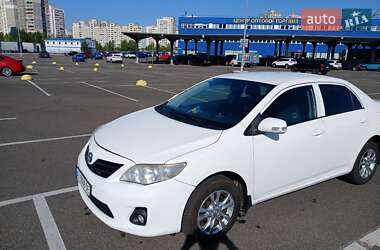 Седан Toyota Corolla 2011 в Києві