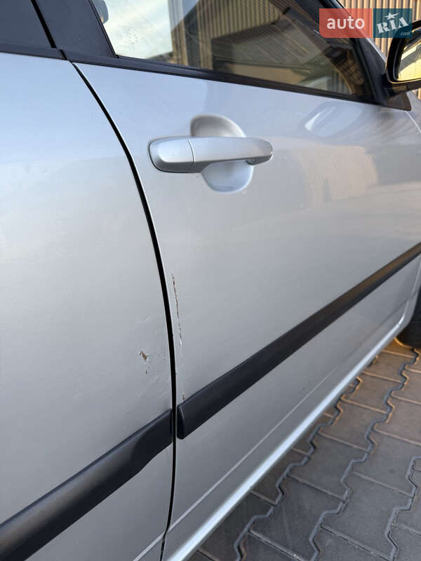 Седан Toyota Corolla 2002 в Голованівську