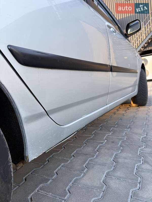 Седан Toyota Corolla 2002 в Голованівську