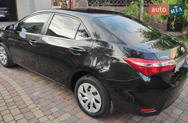 Седан Toyota Corolla 2013 в 