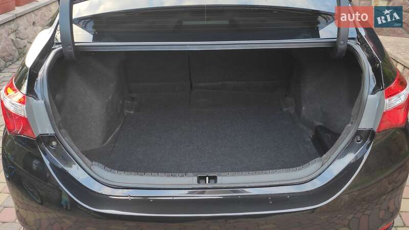 Седан Toyota Corolla 2013 в Тернополі фото 20 Седан Toyota Corolla 2013 в Тернополі