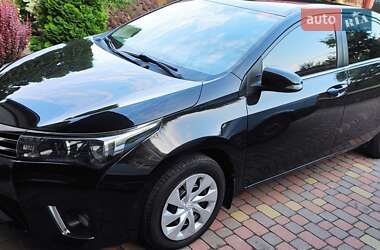 Седан Toyota Corolla 2013 в 