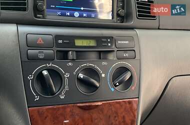 Седан Toyota Corolla 2006 в 
