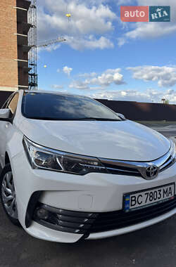 Седан Toyota Corolla 2017 в Умани