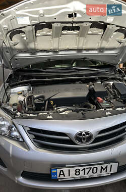 Седан Toyota Corolla 2010 в 