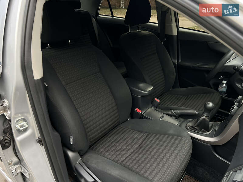 Седан Toyota Corolla 2008 в Черкассах