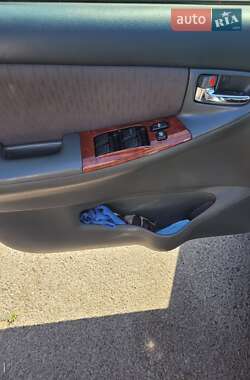 Седан Toyota Corolla 2005 в 