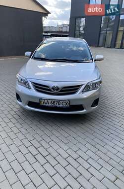 Седан Toyota Corolla 2010 в 