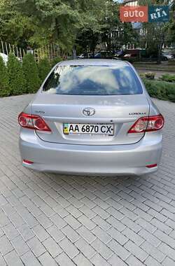 Седан Toyota Corolla 2010 в 