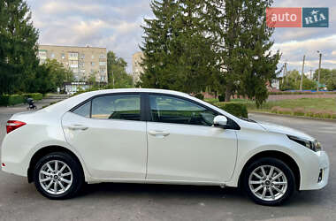 Седан Toyota Corolla 2014 в 