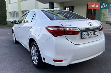 Седан Toyota Corolla 2014 в 