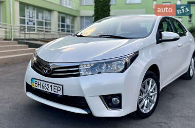 Седан Toyota Corolla 2014 в 