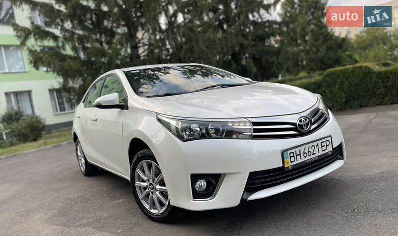 Седан Toyota Corolla 2014 в 