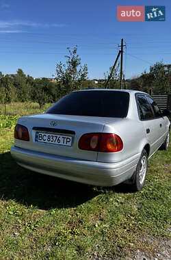 Седан Toyota Corolla 2001 в 