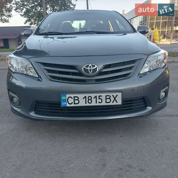 Седан Toyota Corolla 2013 в Чернигове