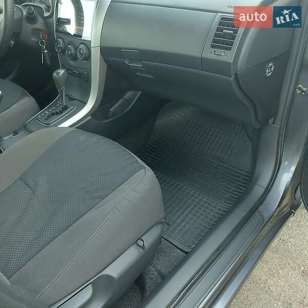 Седан Toyota Corolla 2013 в Чернигове