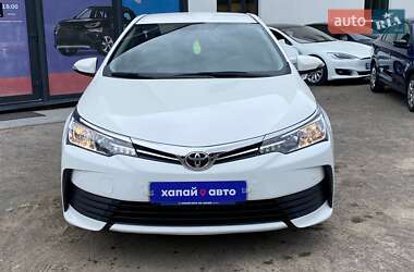 Седан Toyota Corolla 2017 в 