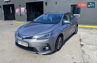Седан Toyota Corolla 2018 в Ивано-Франковске