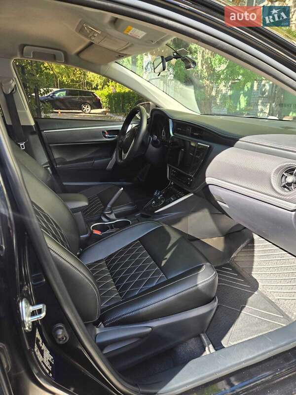 Седан Toyota Corolla 2020 в Києві