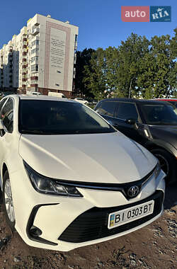 Седан Toyota Corolla 2019 в Полтаві
