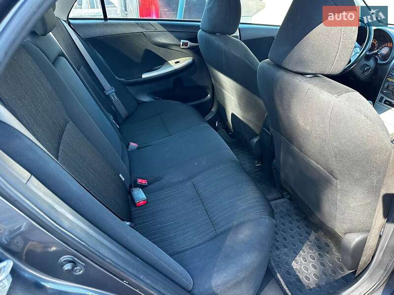 Седан Toyota Corolla 2007 в Днепре