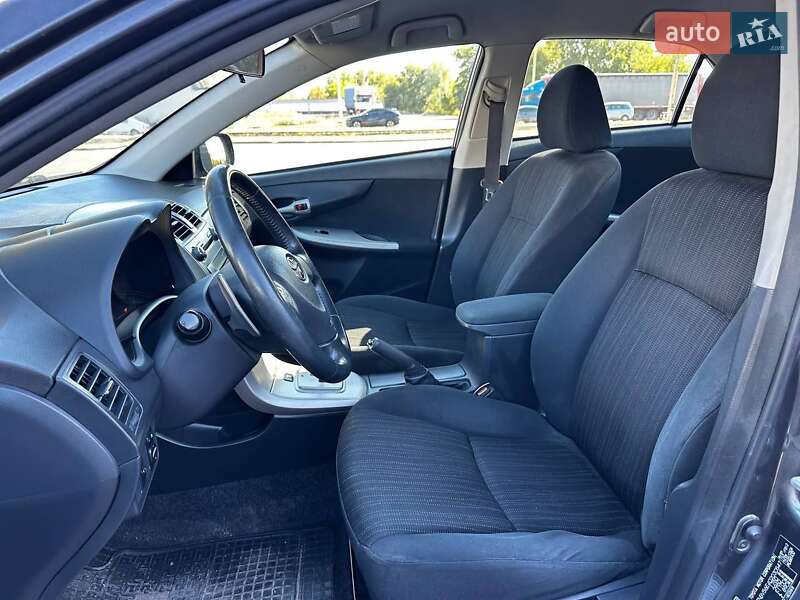 Седан Toyota Corolla 2007 в Днепре