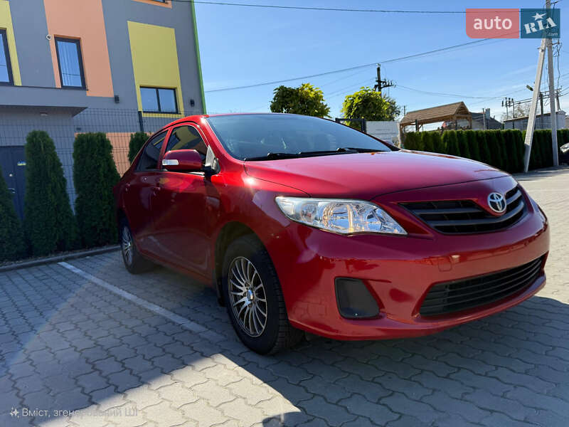 Седан Toyota Corolla 2012 в Львове