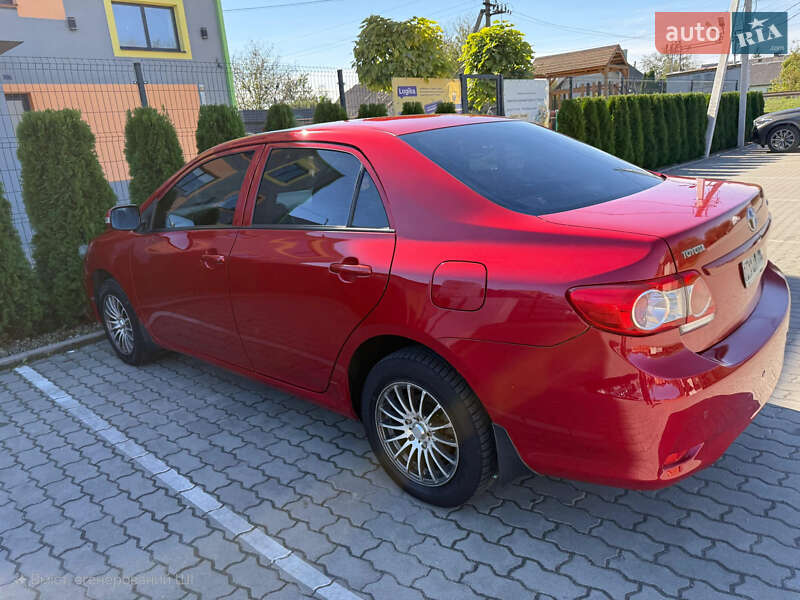 Седан Toyota Corolla 2012 в Львове