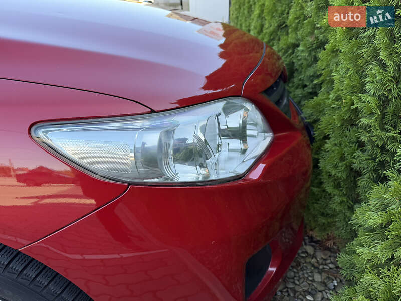 Седан Toyota Corolla 2012 в Львове