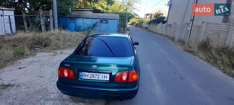 Седан Toyota Corolla 2000 в Одессе