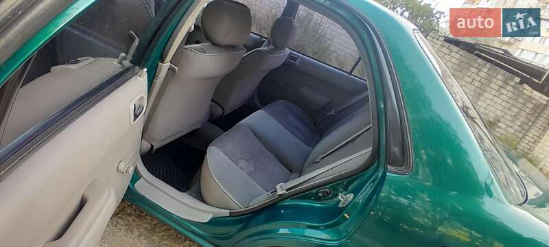 Седан Toyota Corolla 2000 в Одессе