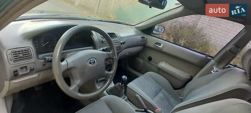 Седан Toyota Corolla 2000 в Одессе