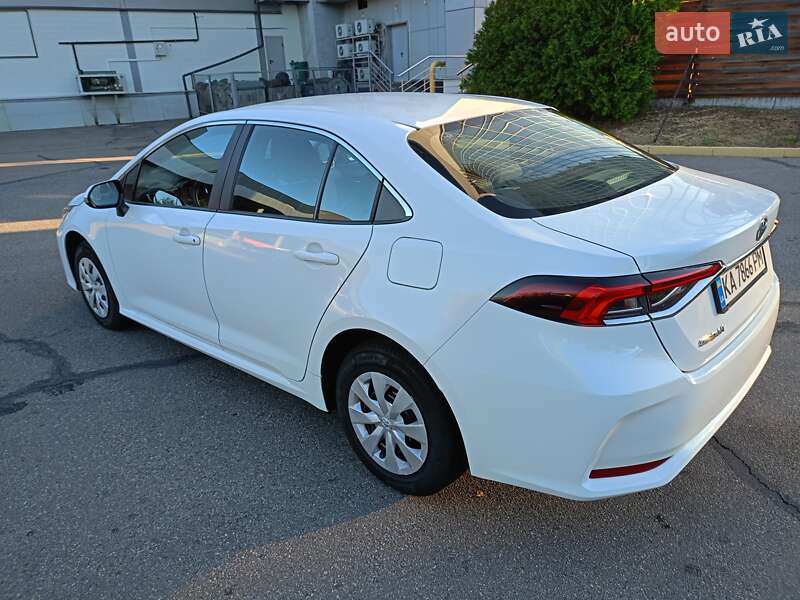 Седан Toyota Corolla 2021 в Киеве