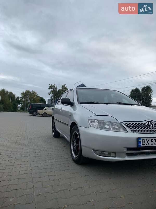 Седан Toyota Corolla 2003 в Хмельницькому