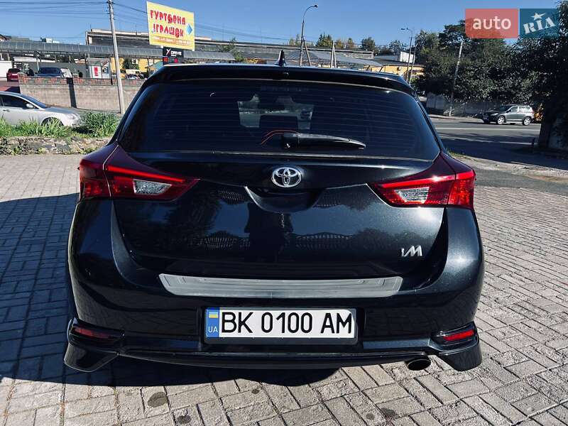 Хетчбек Toyota Corolla 2017 в Рівному