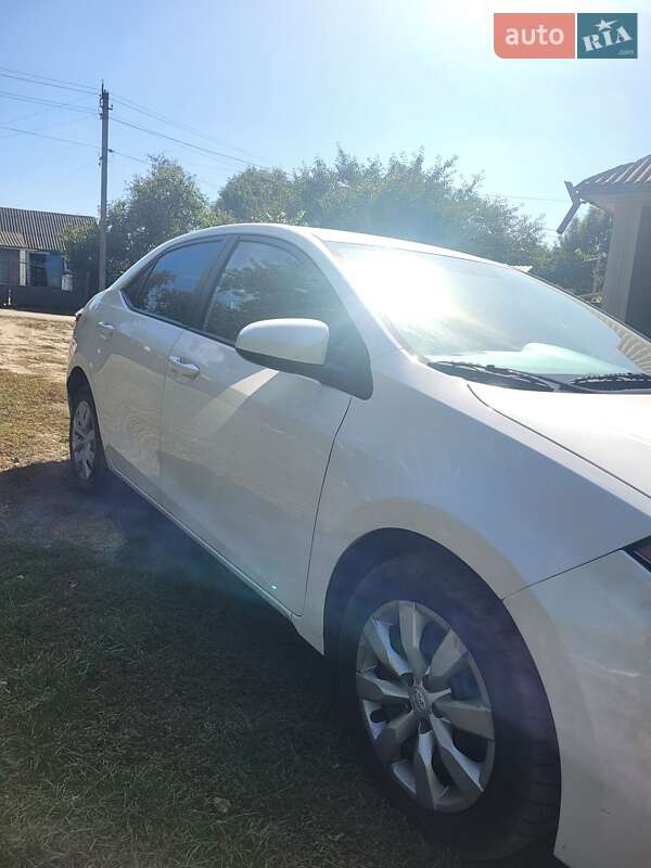 Седан Toyota Corolla 2016 в Могилев-Подольске
