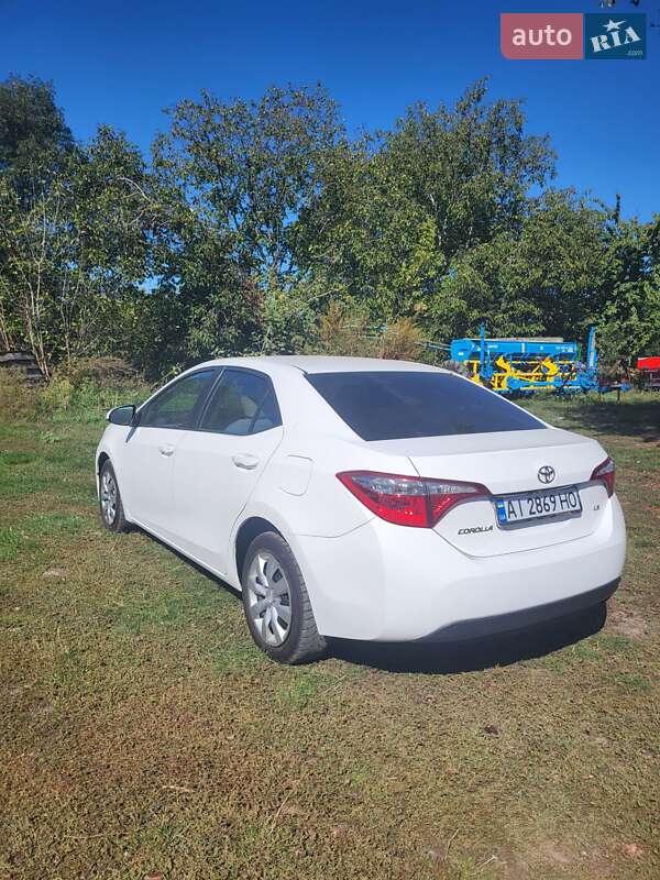 Седан Toyota Corolla 2016 в Могилев-Подольске