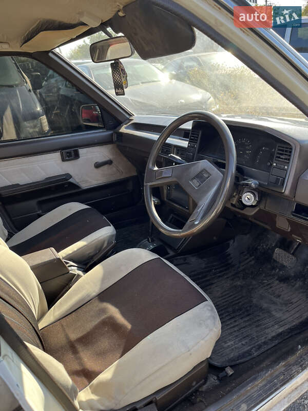 Седан Toyota Corolla 1987 в Одессе