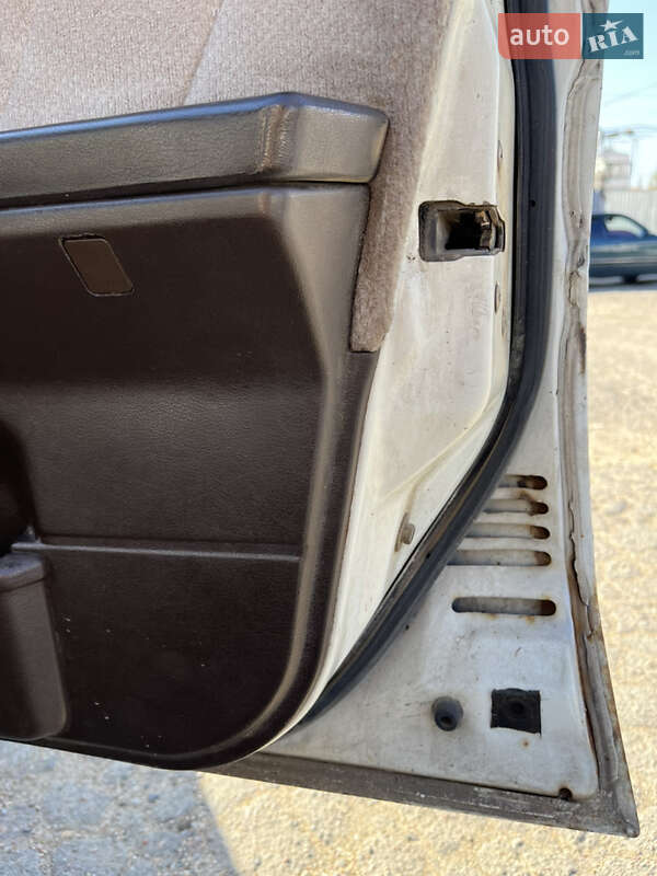 Седан Toyota Corolla 1987 в Одессе