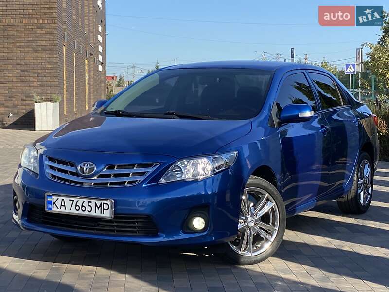 Седан Toyota Corolla 2011 в 