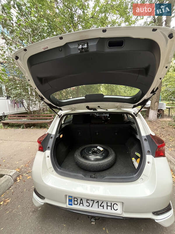 Хетчбек Toyota Corolla 2017 в Кропивницькому