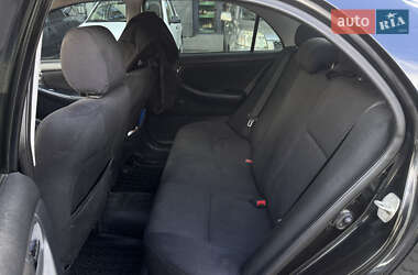 Седан Toyota Corolla 2005 в 