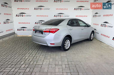 Седан Toyota Corolla 2015 в 
