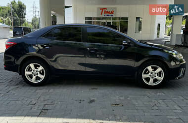 Седан Toyota Corolla 2014 в 