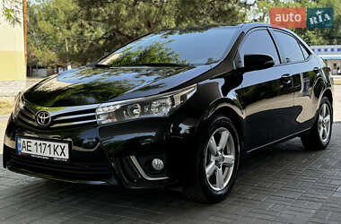 Седан Toyota Corolla 2014 в 