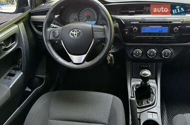 Седан Toyota Corolla 2014 в 