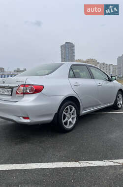 Седан Toyota Corolla 2012 в 