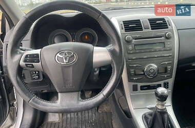 Седан Toyota Corolla 2012 в 