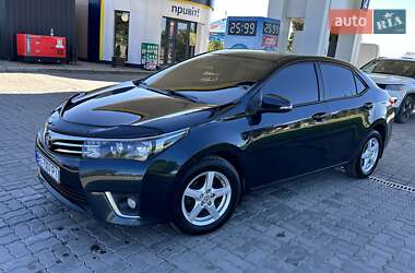 Седан Toyota Corolla 2014 в Львове